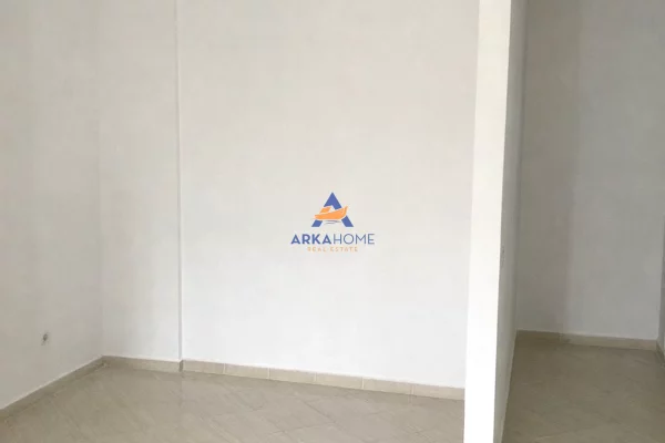 Shtepi ne shitje Apartament ne Durres, 1+1, Mobilimi Pjeserisht e mobiluar, Pagesa 60,000  Euro.