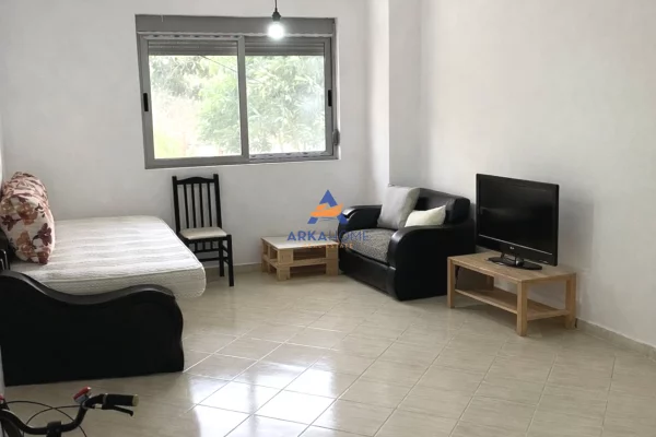 Shtepi ne shitje Apartament ne Durres, 1+1, Mobilimi Pjeserisht e mobiluar, Pagesa 60,000  Euro.
