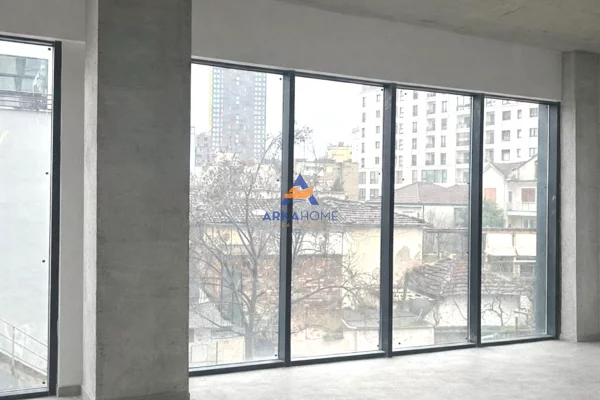Business Property in Sale 3+1 in Tirana - 1,125,000 Euro
