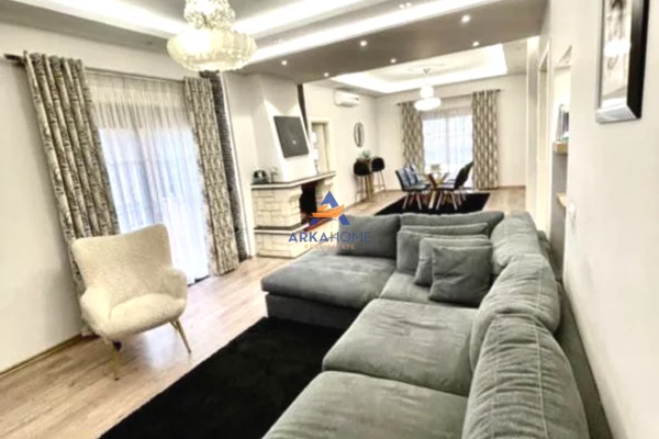 Casa in vendita 7+1 a Tirana - 1,700,000 Euro