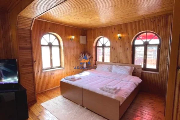 Appartamento in vendita a Tirana 7+1, Arredato