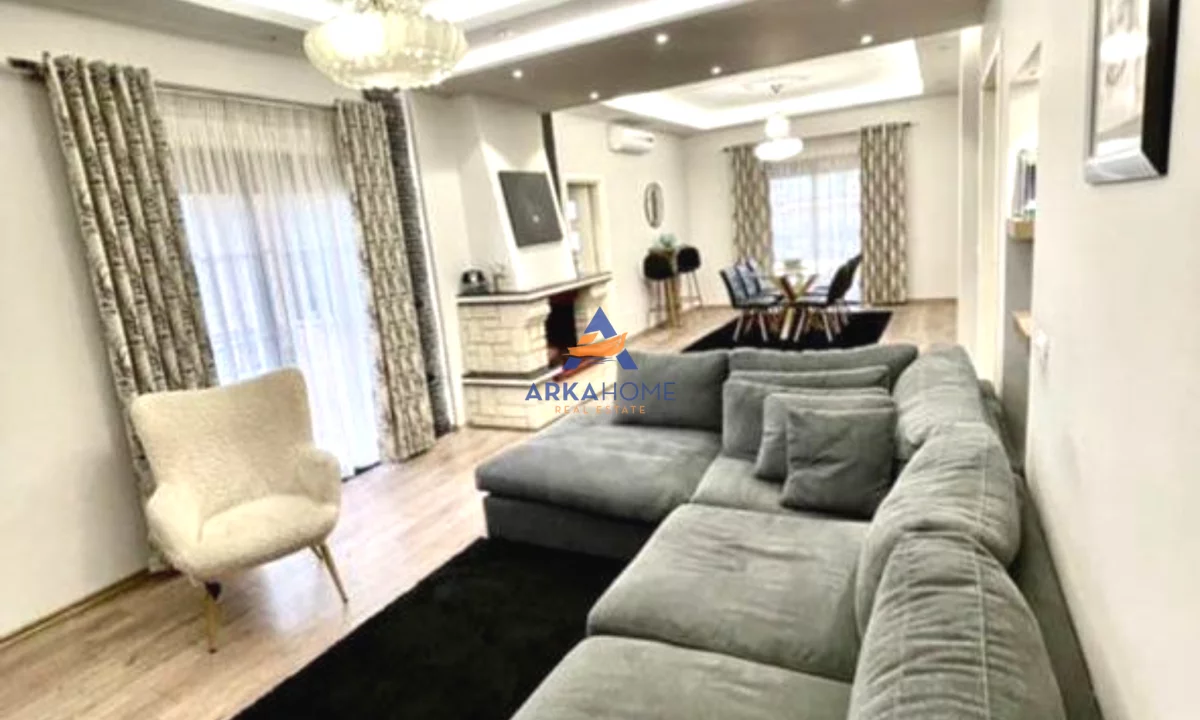 Appartamento in vendita a Tirana 7+1, Arredato