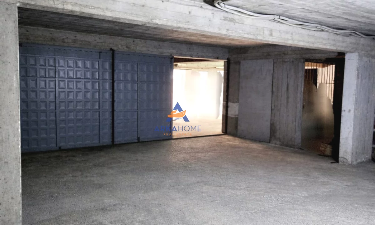 SHITET GARAZH 122M2 "NE DON BOSKO" 100.000 EURO