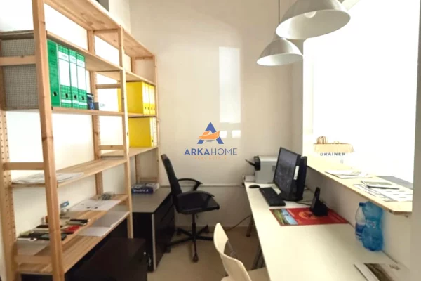 SHITET AMBJENT BIZNESI 103M2 "RRUGA GJERGJ LEGISI ISH DOGANA, LAPRAKE" 169.000 EURO (CMIMI I NEGOCIU