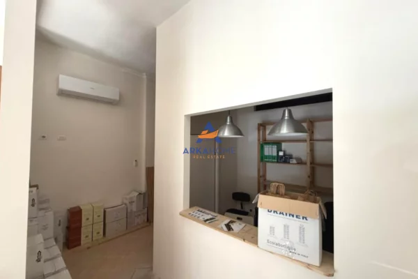 SHITET AMBJENT BIZNESI 103M2 "RRUGA GJERGJ LEGISI ISH DOGANA, LAPRAKE" 169.000 EURO (CMIMI I NEGOCIU