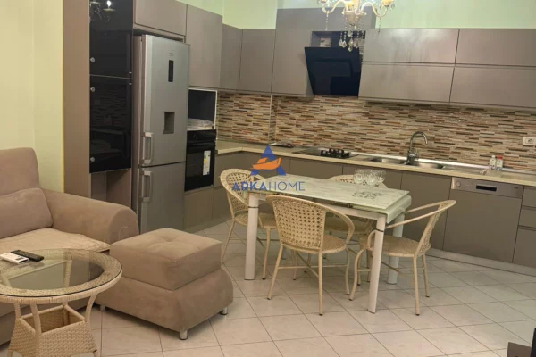 Appartamento in vendita a Tirana 1+1, Arredato