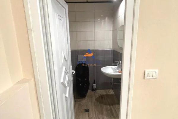 Business Property in Sale 1+1 in Tirana - 450 Euro