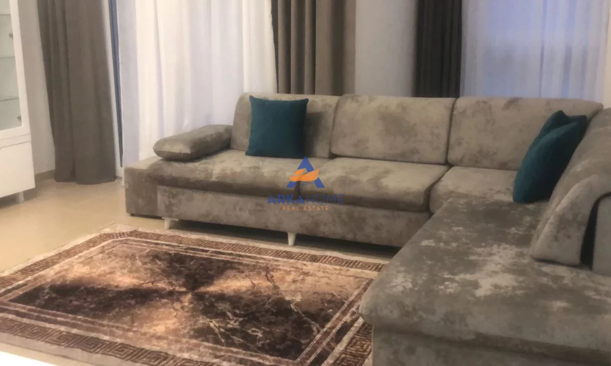 Shtepi me qera Apartament ne Tirane, 2+1, Mobilimi E mobiluar, Pagesa 650  Euro.