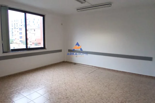 JEPET ME QERA KATI I PARE DHE I DYTE I NJE VILE ME 6 KATE "KONGRESI I MANASTIRIT " 3000 EURO