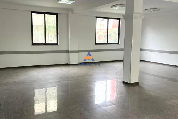 Apartment for rent in Tirana 5+1, Emty