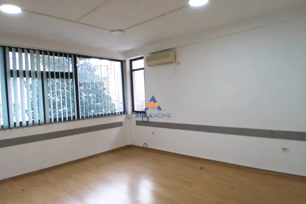 Apartment for rent in Tirana 5+1, Emty