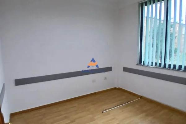 Apartment for rent in Tirana 5+1, Emty