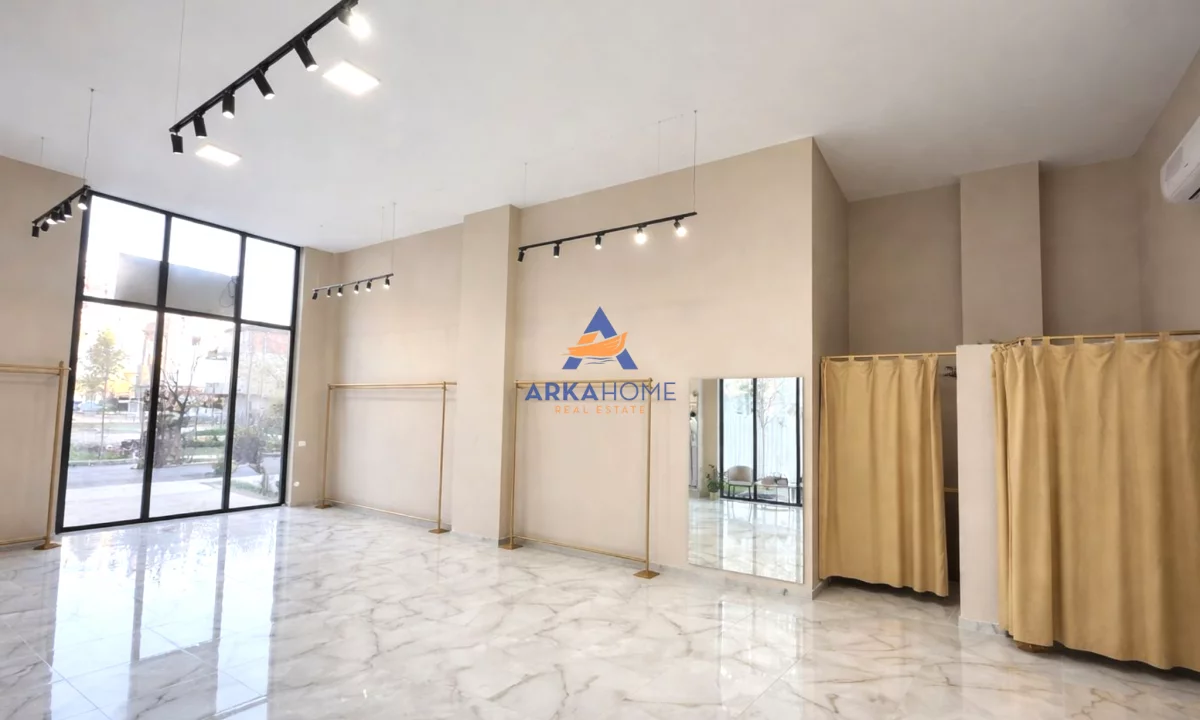 JEPET ME QERA DYQAN 64M2 "TEK ISH FUSHA E AVACIONIT" 700 EURO