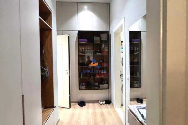 Appartamento in vendita a Tirana 3+1, Arredato