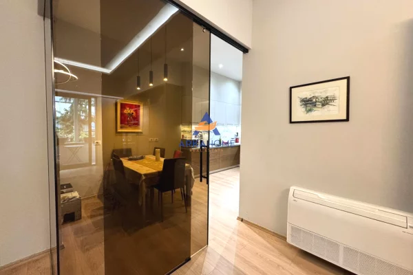 Appartamento in vendita a Tirana 3+1, Arredato