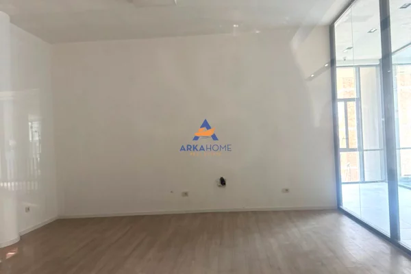 Ambient biznesi me qera 1+1 ne Tirane - 800 Euro