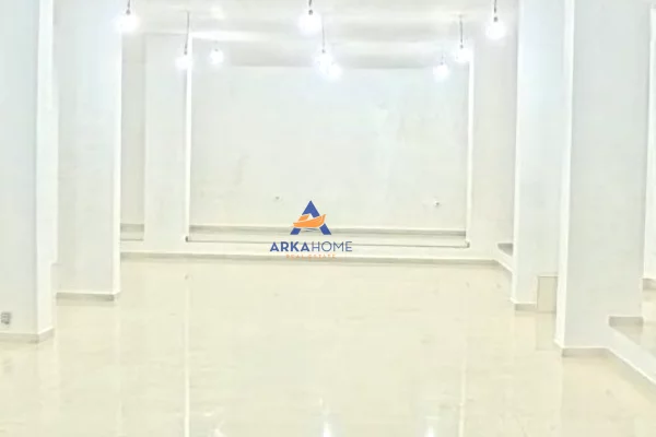 Ambient biznesi me qera 3+1 ne Tirane - 1,300 Euro