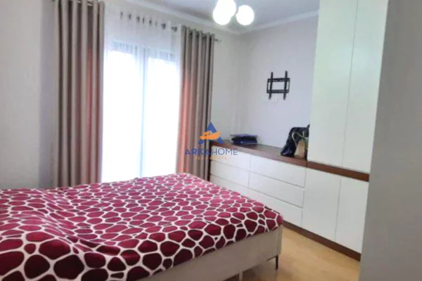 Appartamento in vendita a Tirana 2+1, Arredato