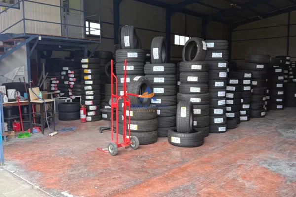 Ambient biznesi me qera 4+1 ne Tirane - 1,500 Euro