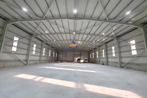 Ambient biznesi me qera 4+1 ne Tirane - 4,800 Euro