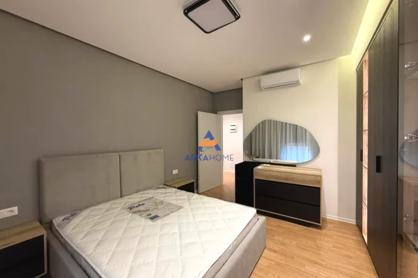 Shtepi me qera Apartament ne Tirane, 2+1, Mobilimi E mobiluar, Pagesa 1,200  Euro.