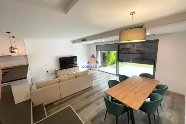 Villa di lusso in vendita a Tirana 3+1, Arredato