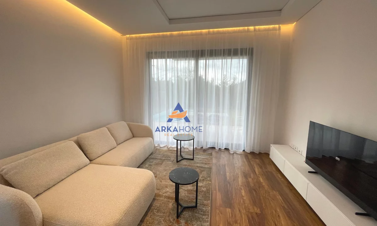 Shtepi me qera Vila Luksoze ne Tirane, 3+1, Mobilimi E mobiluar, Pagesa 3,400  Euro.