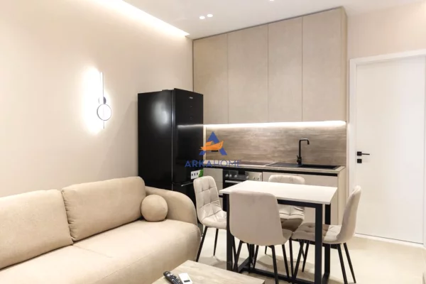 Shtepi ne shitje Apartament ne Vlore, 3+1, Mobilimi E mobiluar, Pagesa 215,000  Euro.