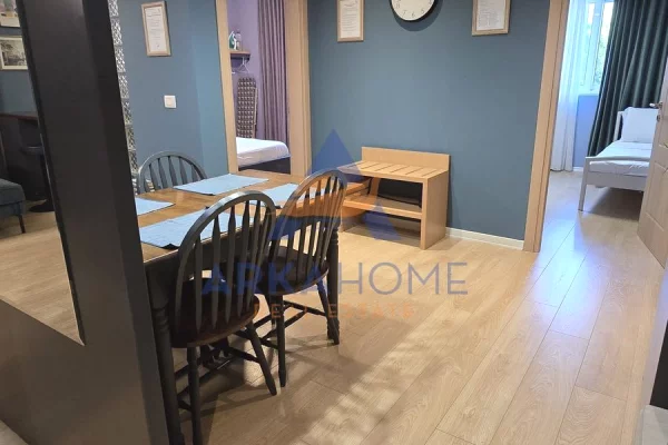 Appartamento in affitto a Tirana 2+1, Arredato