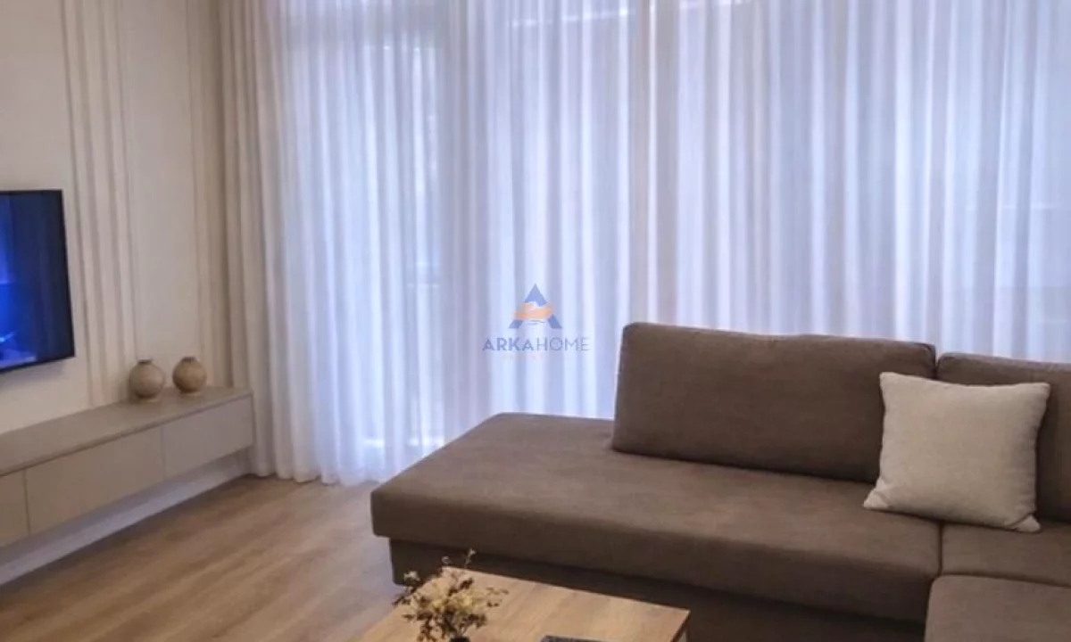 Appartamento in affitto a Tirana 2+1, Arredato