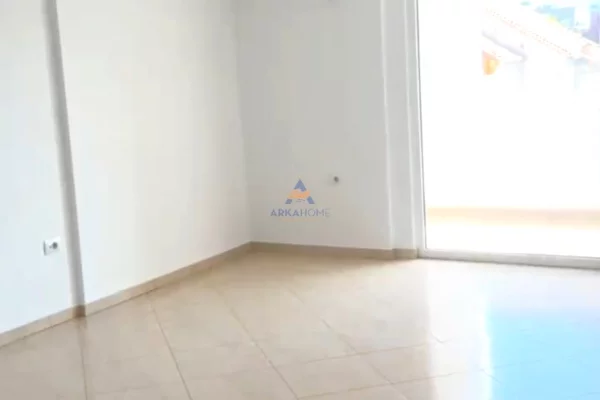 Appartamento in affitto a Tirana 2+1, Vuoto