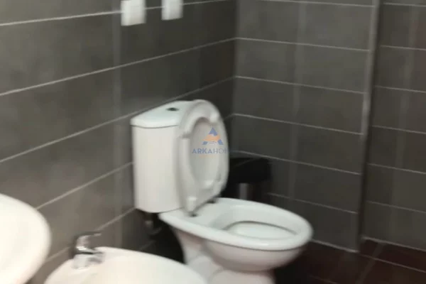 Appartamento in affitto a Tirana 2+1, Vuoto