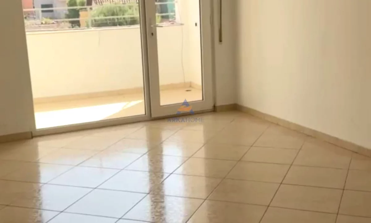 Appartamento in affitto a Tirana 2+1, Vuoto