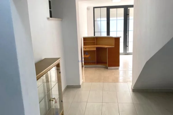 Ambient biznesi me qera 1+1 ne Tirane - 1,450 Euro