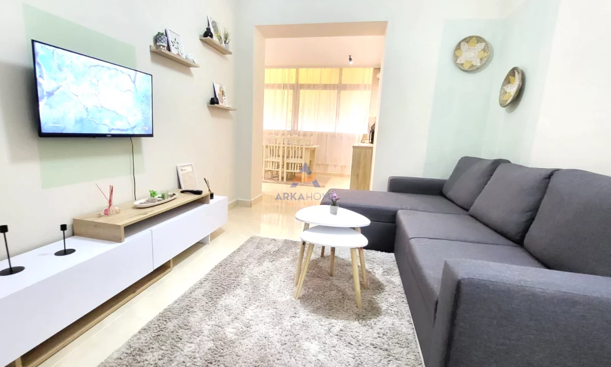 Appartamento in affitto a Tirana 1+1, Arredato