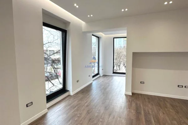 Ambient biznesi me qera 1+1 ne Tirane - 1,500 Euro