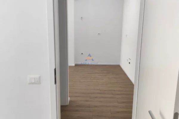 Appartamento in vendita a Tirana 1+1, Vuoto