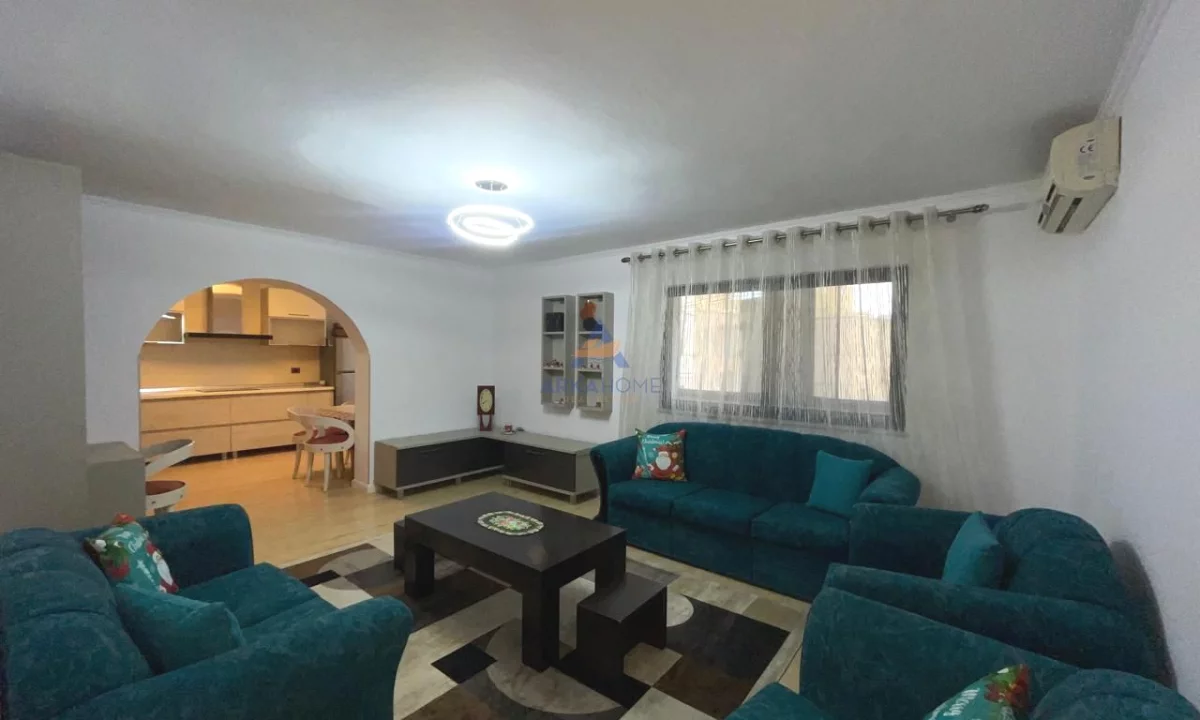 Appartamento in vendita a Tirana 1+1, Arredato