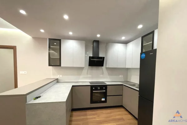 Appartamento in affitto a Tirana 2+1, Arredato