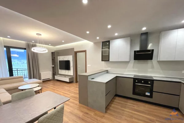 Appartamento in affitto a Tirana 2+1, Arredato