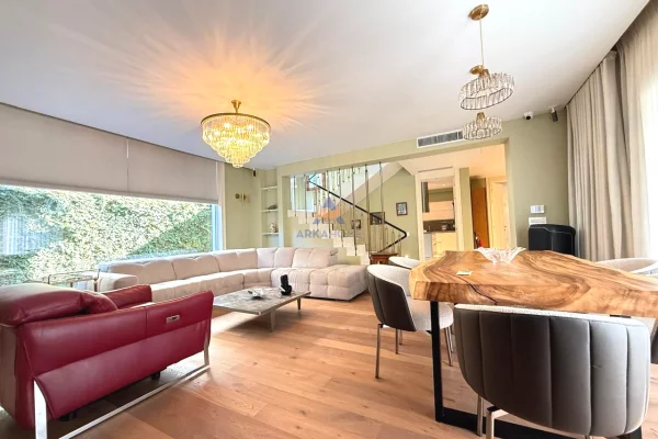 Shtepi ne shitje Vila Luksoze ne Tirane, 4+1, Mobilimi E mobiluar, Pagesa 1,380,000  Euro.