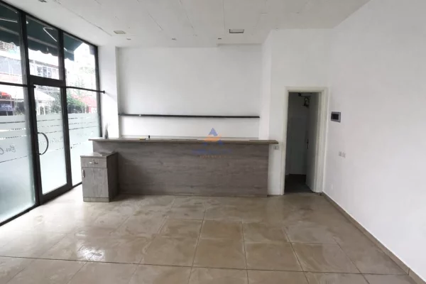 Ambient biznesi me qera 1+1 ne Tirane - 727 Euro