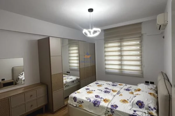 Appartamento in affitto a Tirana 3+1, Arredato