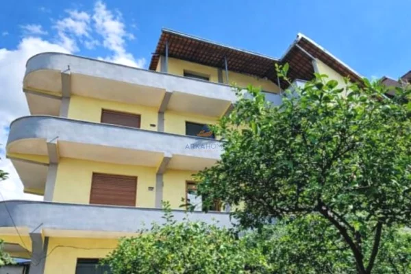 Private house for sale in Tirana 7+1, Emty