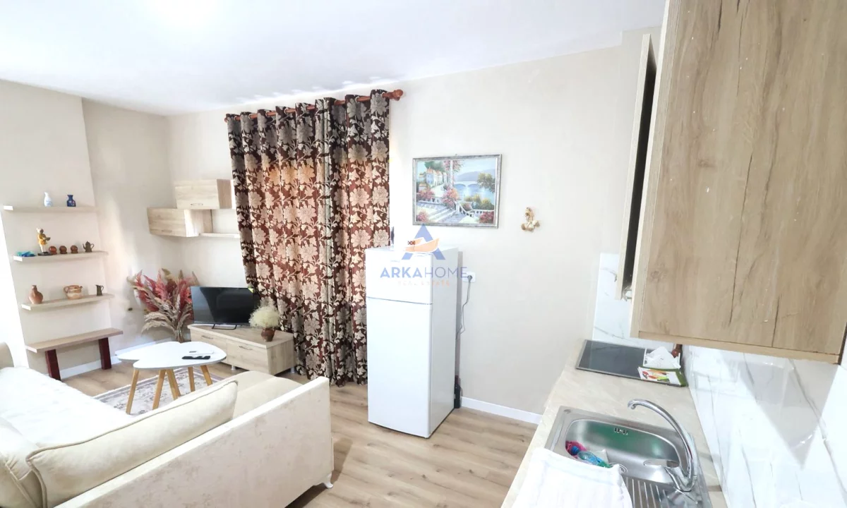 Appartamento in affitto a Tirana 3+1, Arredato