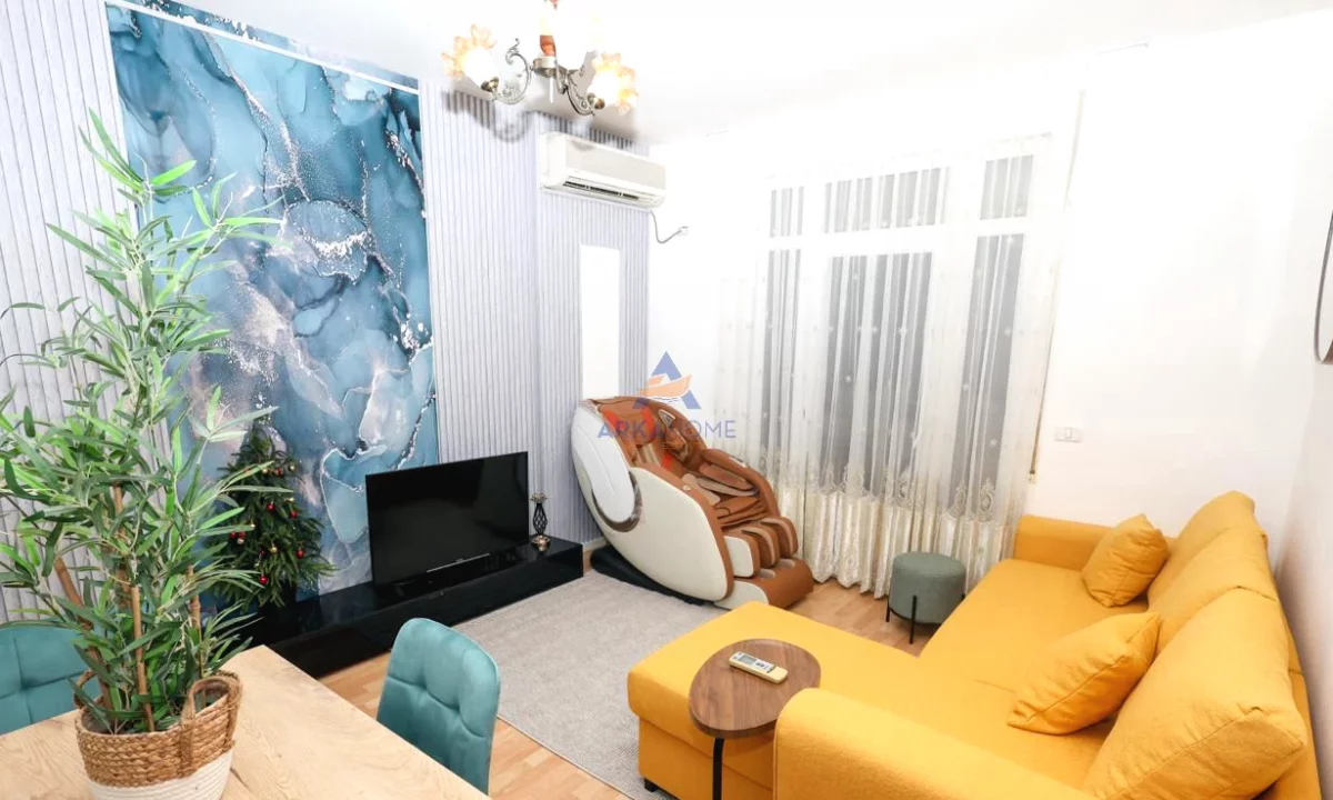 Appartamento in affitto a Tirana 2+1, Arredato