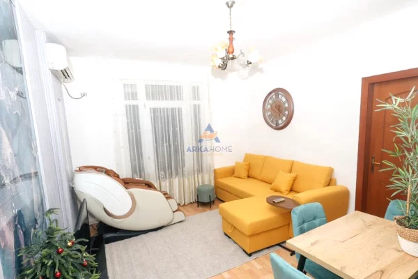 Appartamento in affitto a Tirana 2+1, Arredato