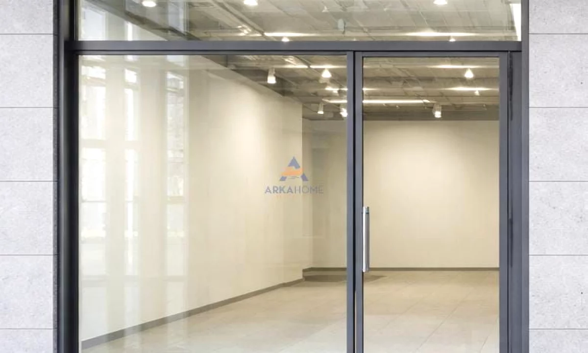 JEPET ME QERA NJESI KOMERCIALE 35M2 "TEK 21 DHJETORI" 2800 EURO