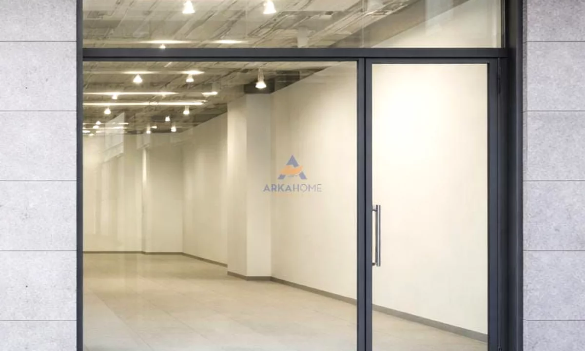 JEPET ME QERA NJESI KOMERCIALE 45M2 "TEK 21 DHJETORI" 3300 EURO