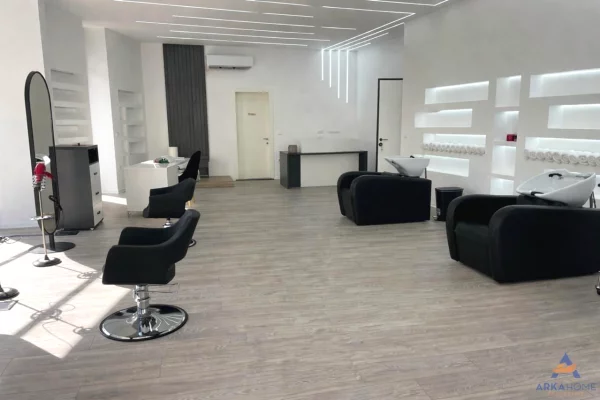 SHITET BIZNES 125 M2 "RRUGA XHANFIZE KEKO, PORCELAN" 45.000 EURO